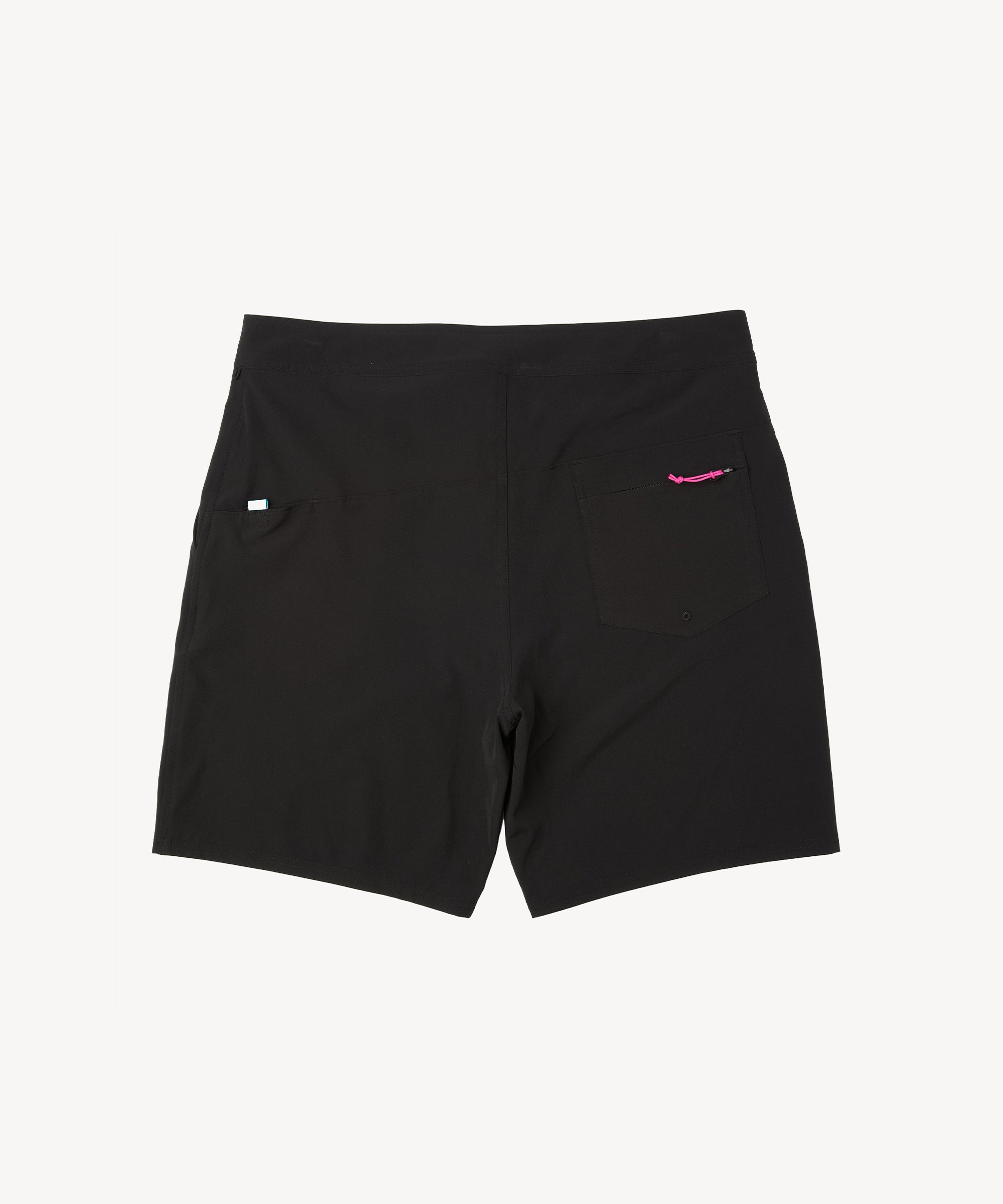 Daily Driver Hybrid Short in Black